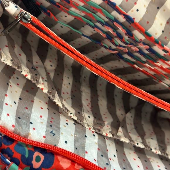 Lug Wildflower Poppy Crossbody Bag - Picture 3 of 9